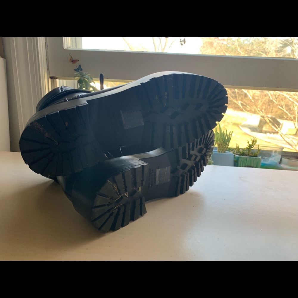 Boots - Picture 3 of 3